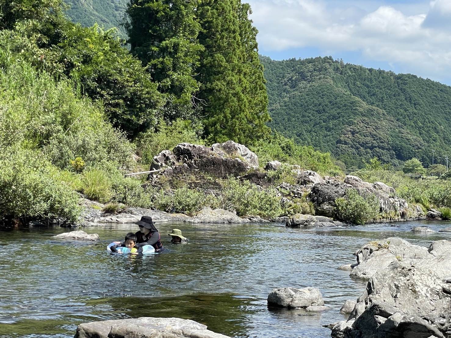 川遊びと手ぶらBBQ